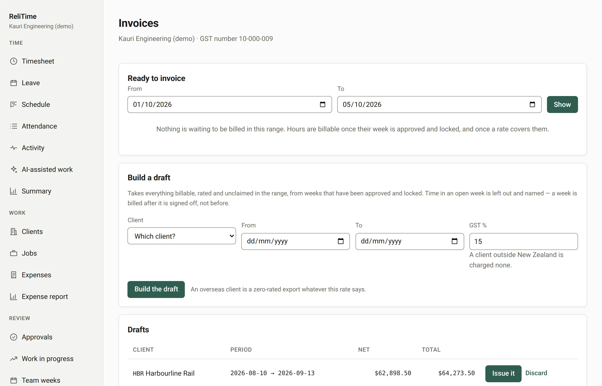 The ready to invoice panel: each client with the hours worked, the billable hours and the value, beside a button to create a draft.